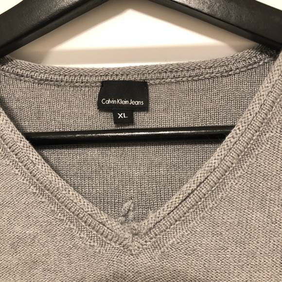 Calvin Kline jeans v-neck knit - Picture 2 of 3